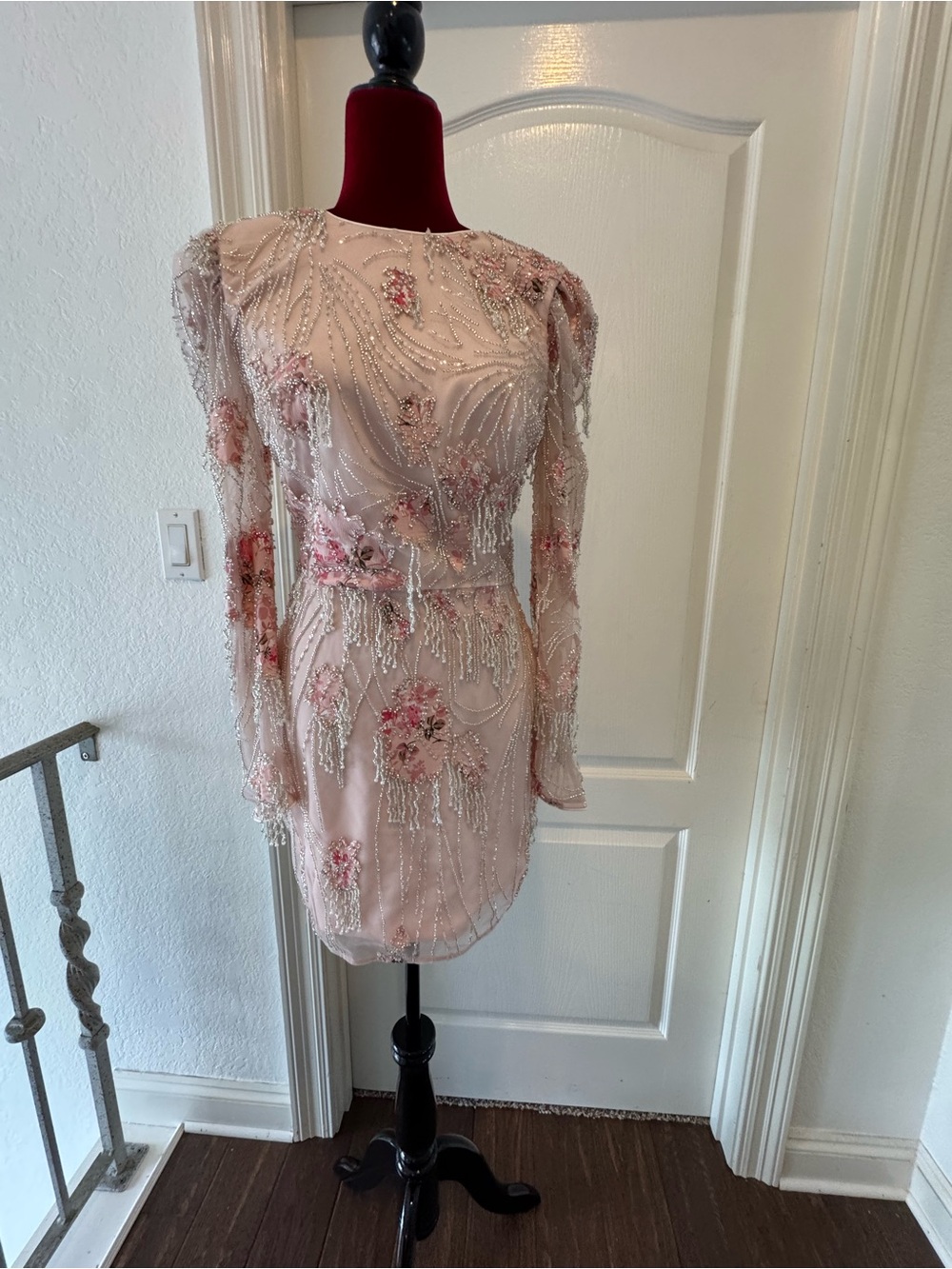 🦄 NWOT Dress the Population Sz S Embellished Pink Floral Sequin Long-Sleeve Mini